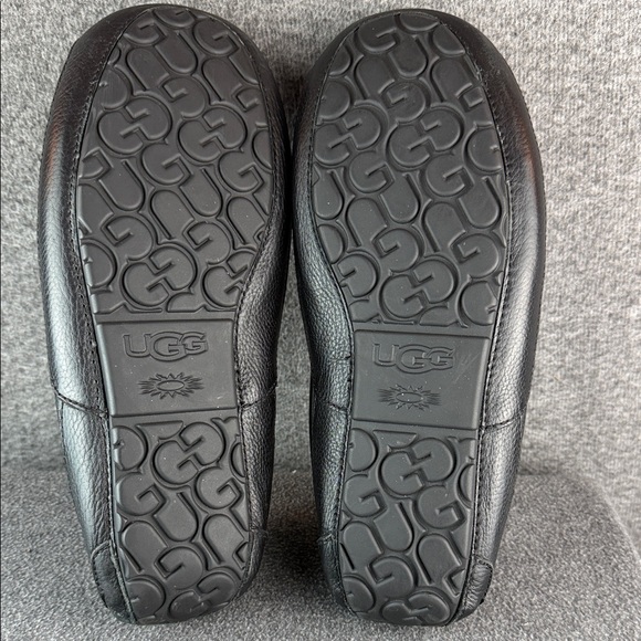 UGG Men\'s Ascot Black Leather Indoor/Outdoor Slippers  Size 13